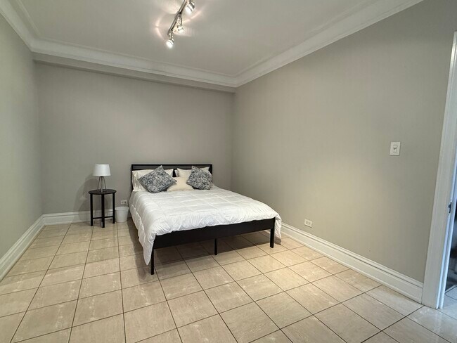 Foto del edificio - 1205 W Sherwin Ave