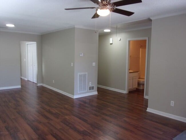 Foto del edificio - 2 Bedroom 2 Bath Duplex near Cherry Park