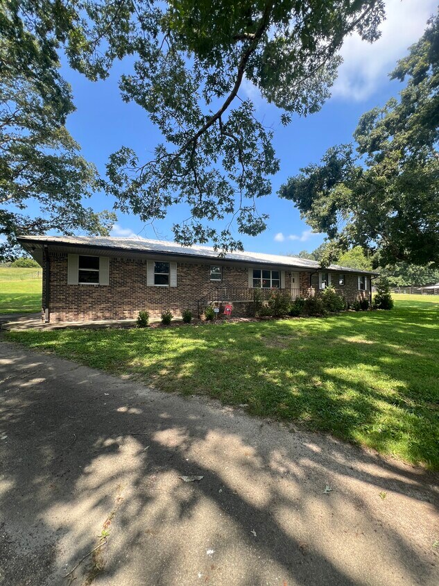 Foto principal - 2586 Mt Pisgah Rd