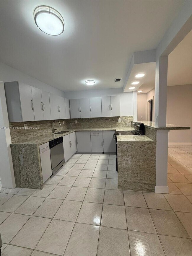 Foto del edificio - 1413 NW 11th St