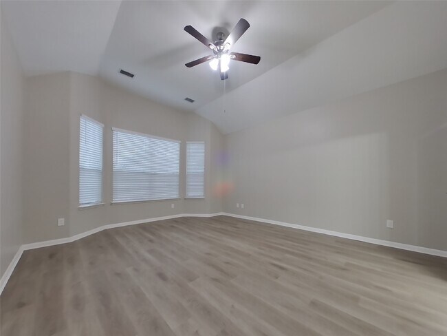 Building Photo - 3014 Rolling Fog Dr