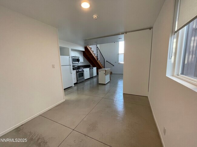 Foto del edificio - 344 Stewart St