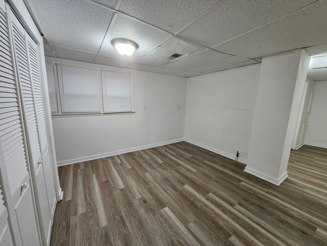 Foto del edificio - 109 E Eichel Ave