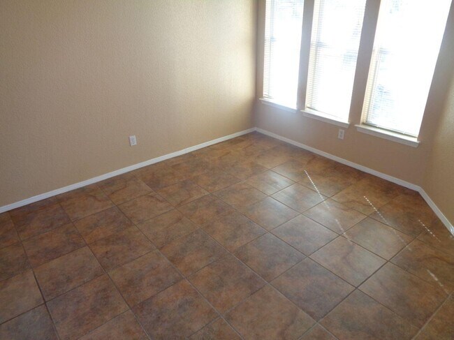 Building Photo - 7604 Plaza Taurina Dr