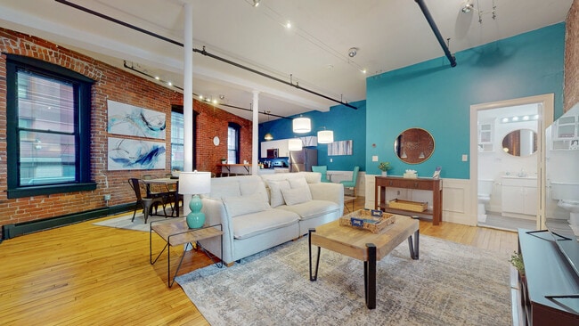 Building Photo - 19 Stanhope St