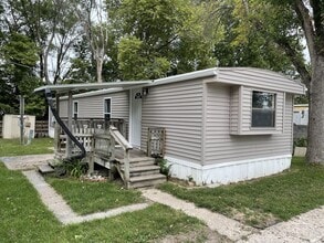 Building Photo - 310 S 11th St