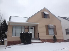 Building Photo - 4913 E 86th St