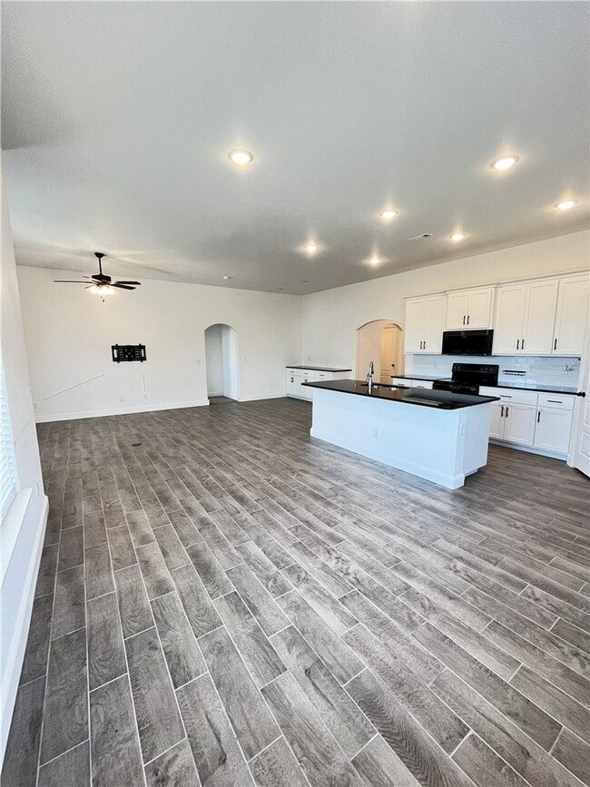 Foto del edificio - 2060 Periwinkle Pl
