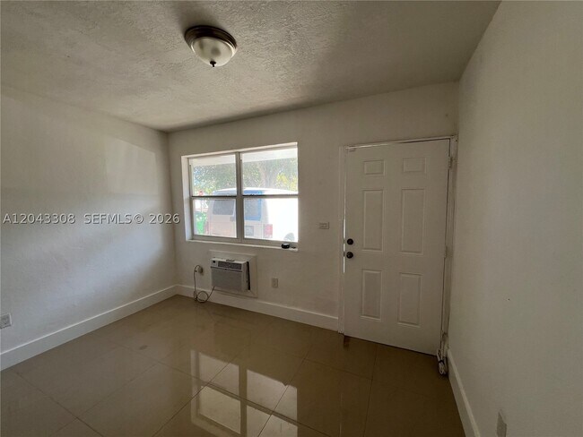 Foto del edificio - 8390 NW 15th Ave
