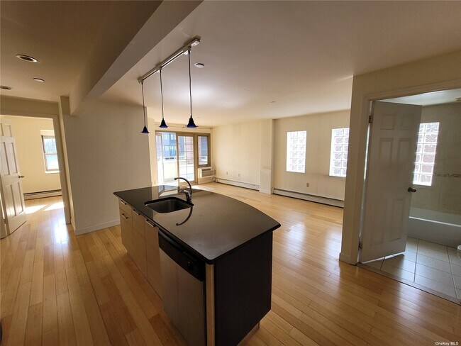 Foto del edificio - 83-75-83117 117th St