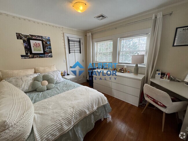 Building Photo - 44 Greycliff Rd