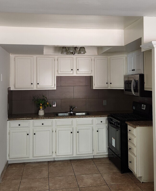 Foto del edificio - 2717 Orchard Ave