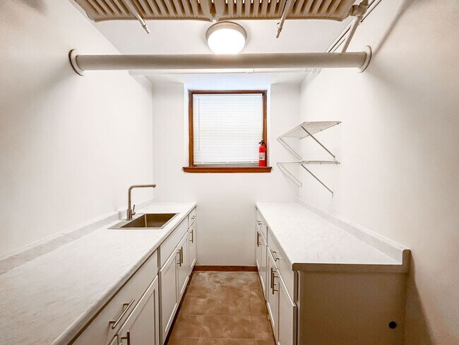 Foto del interior - 2310 Harriet Ave S