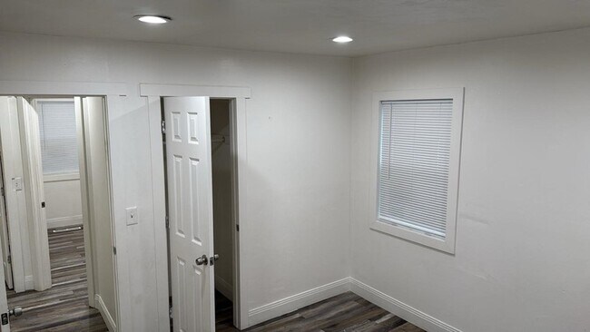Building Photo - 819 W 400 N