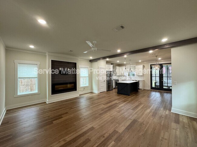 Foto del edificio - 1130 E Hayes St