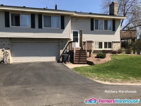 Foto principal - 8449 Yates Ave N