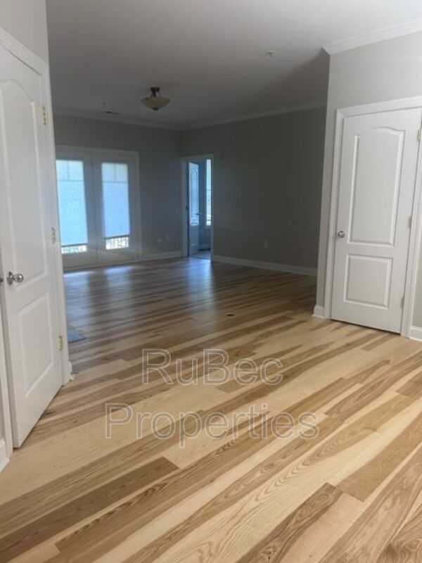 Foto del edificio - 725 Magnolia Ave