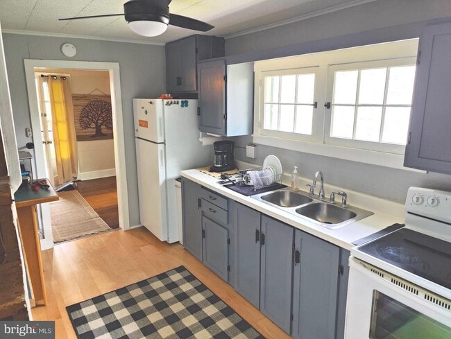 Foto del edificio - 4884 Charles Town Rd