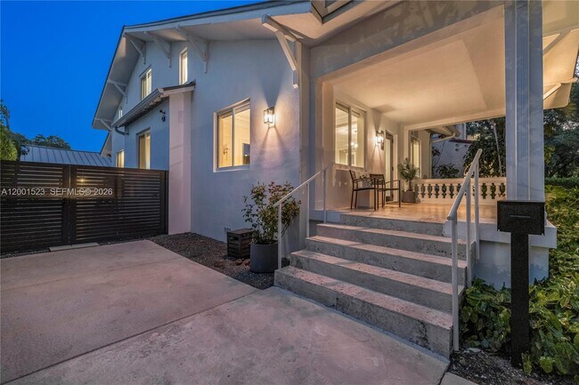 Foto del edificio - 320 NE 88th St