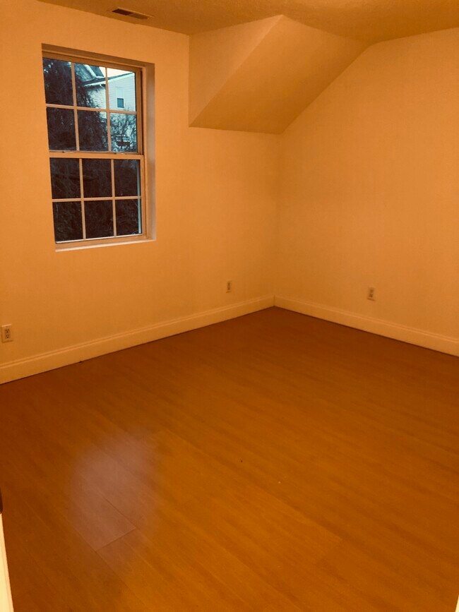 Bedroom 3 - 1107 Chamberlain Ave