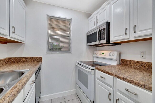 Foto del edificio - 650 SW 2nd Ave
