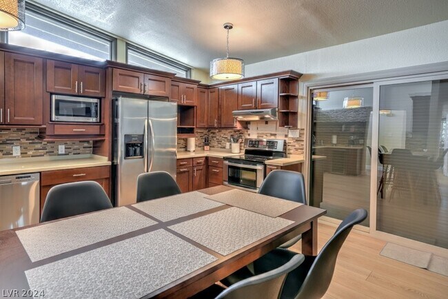 Building Photo - 1444 Aztec Way