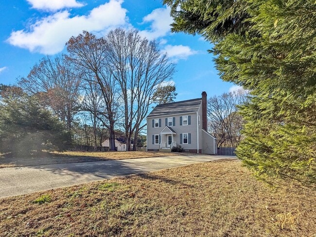 Building Photo - Spacious 3BR 2 BA Home with Wooden Deck in Wake Forest
