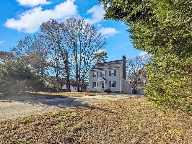 Foto del edificio - Spacious 3BR 2 BA Home with Wooden Deck in Wake Forest