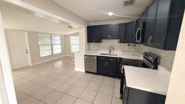 Foto del edificio - 1552 NW 15th Terrace