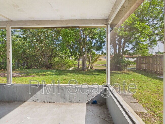 Foto del edificio - 7620 NW 21st St
