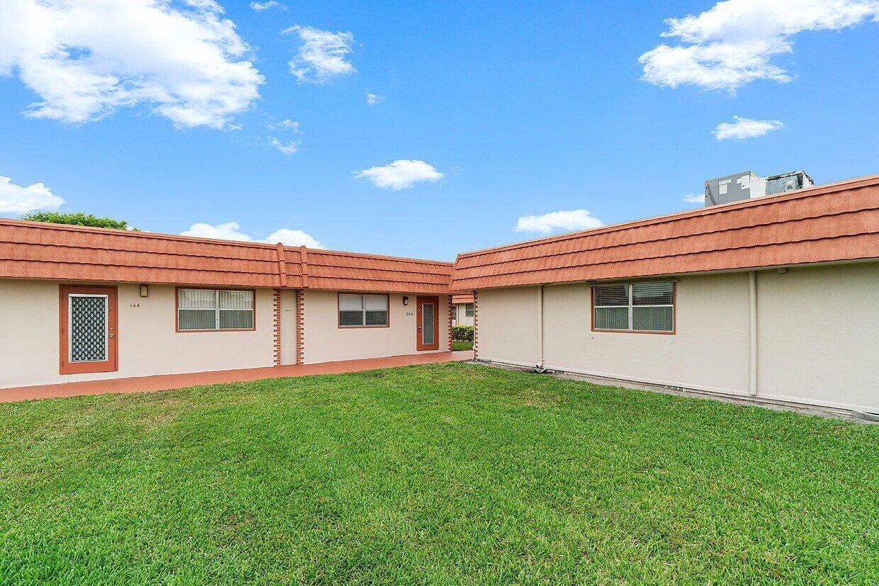 143 Seville E, Delray Beach, FL 33446 House Rental in Delray Beach