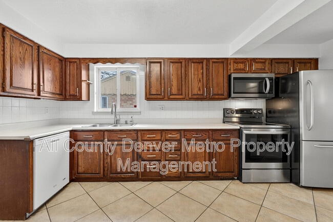 Building Photo - 225 S Yates St