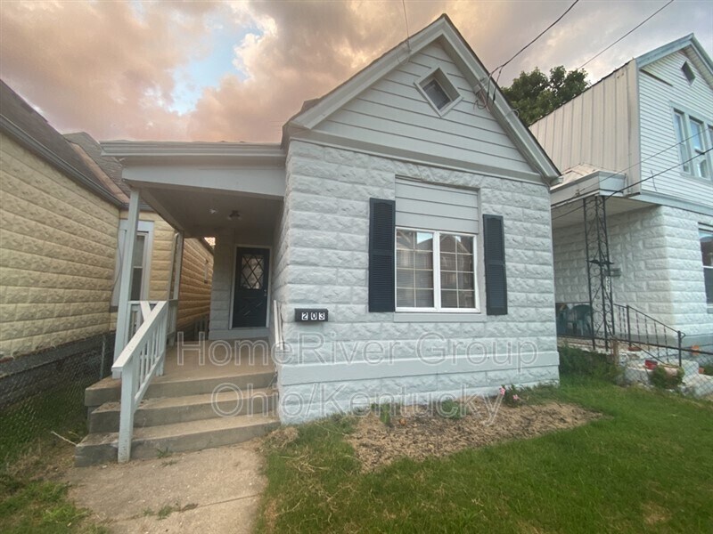 Primary Photo - 203 5th Ave