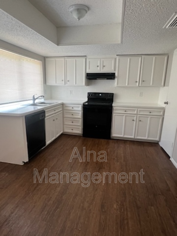 Building Photo - 3409 Castle Rock Ln