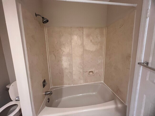 Full bathroom - 1 Foxwood Dr