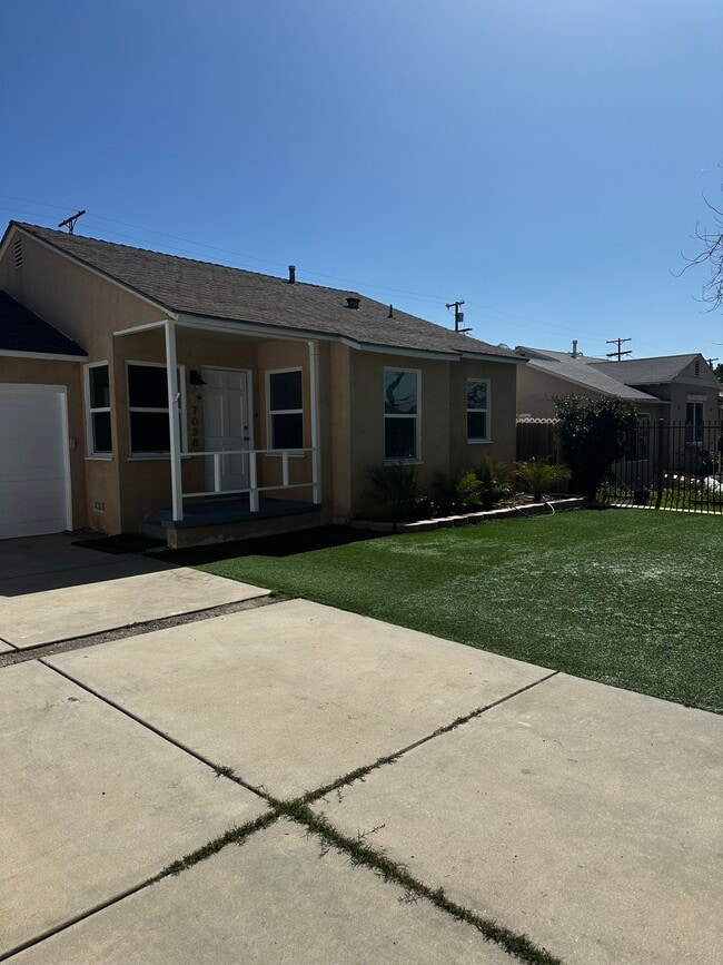 Building Photo - 7038 Yarmouth Ave