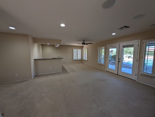 Foto del edificio - 4 Bedroom 2.5 Bath With Private Pool
