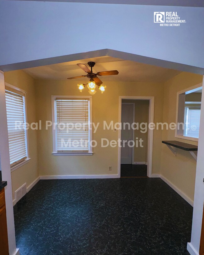 Foto del edificio - 823 E Second St