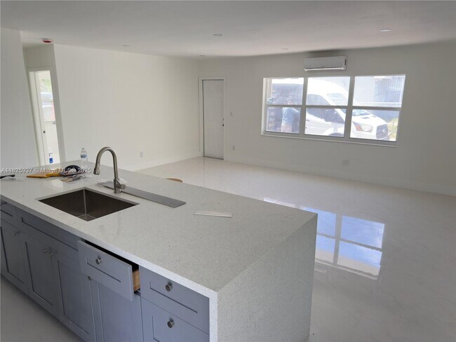 Foto del edificio - 2191 NE 167th St
