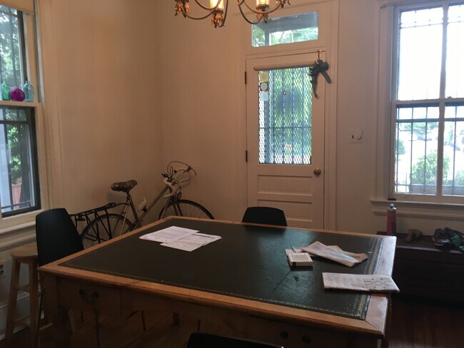 Dining area - 1115 Independence Ave SE