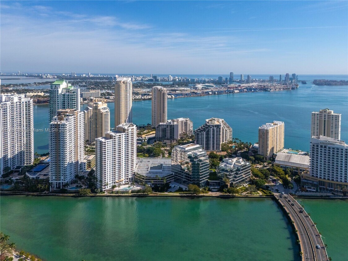 Foto principal - 701 Brickell Key Blvd