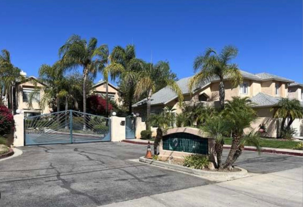 11068 Sharp Ave, Mission Hills, CA 91345 Townhome Rentals in Mission