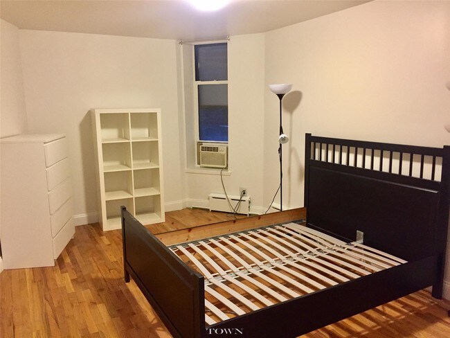 Foto del edificio - 169 E 102nd St