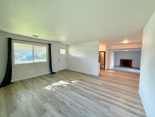 Foto del edificio - 1725 Albion Pl