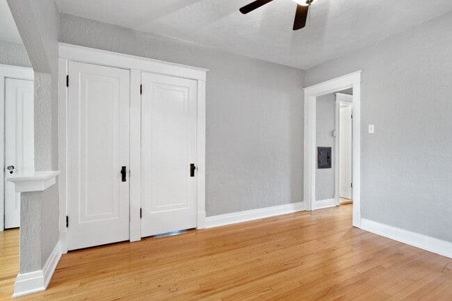 Building Photo - 5505 Rhodes Ave