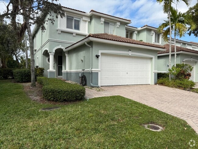 Building Photo - 2136 Oakmont Dr
