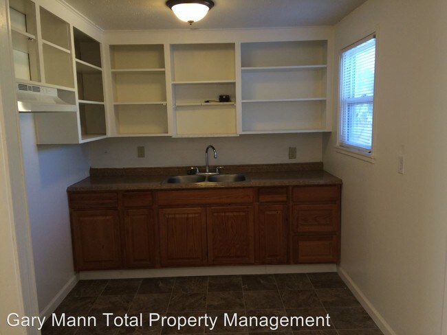 Foto del edificio - 2 br, 1 bath House - 117 E St SE