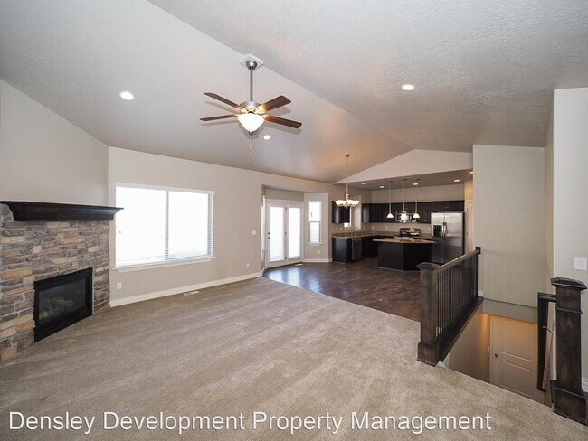 Building Photo - 3 br, 2 bath House - 3791 N Wyatt Earp Ave