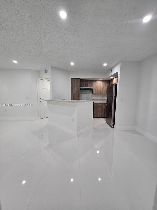 Foto del edificio - 595 Vista Isles Dr