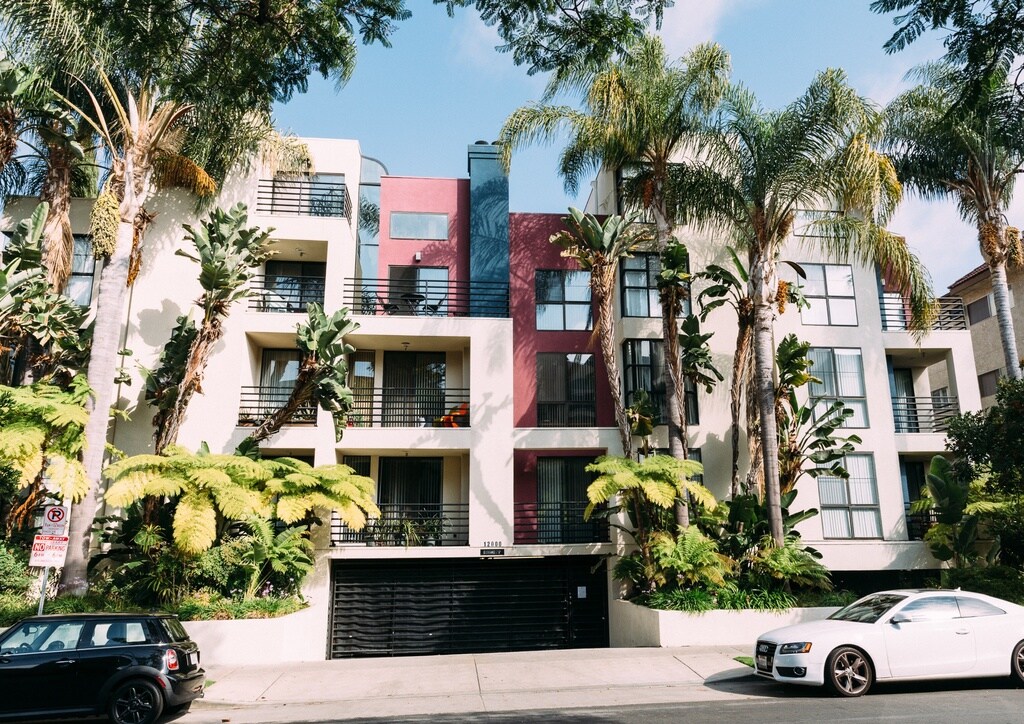 12000 Goshen Ave, Los Angeles, CA 90049 Condo for Rent in Los Angeles